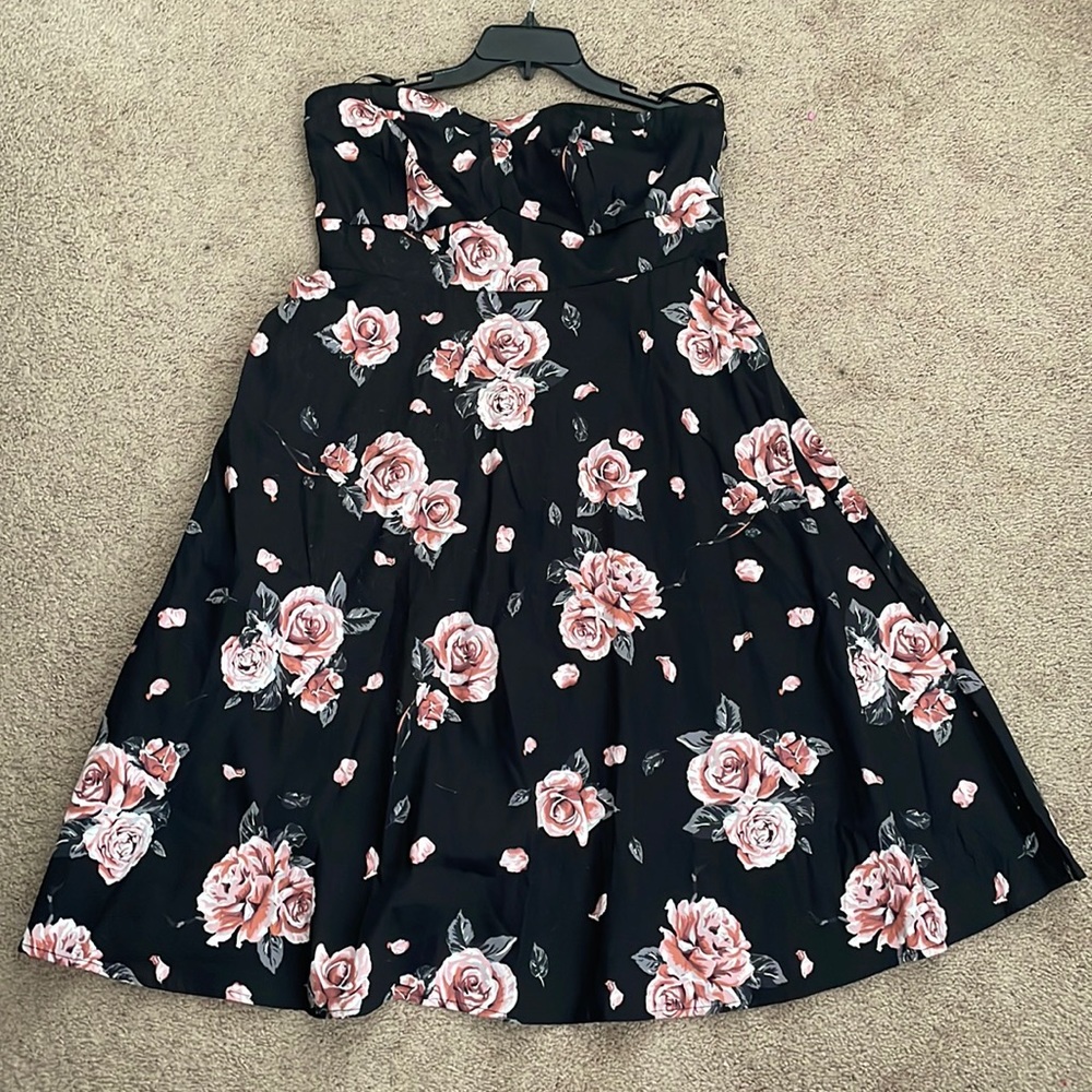 Black pink and gray strapless torrid dress